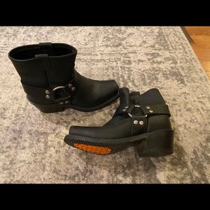 Sierra black leather biker boots- size 8